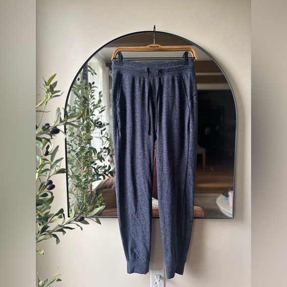 LULULEMON | ready to rulu Heathered navy | size 6 - Picture 3 of 6